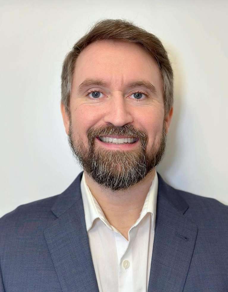 headshot of ryan rhodes dds | ryan rhodes dds