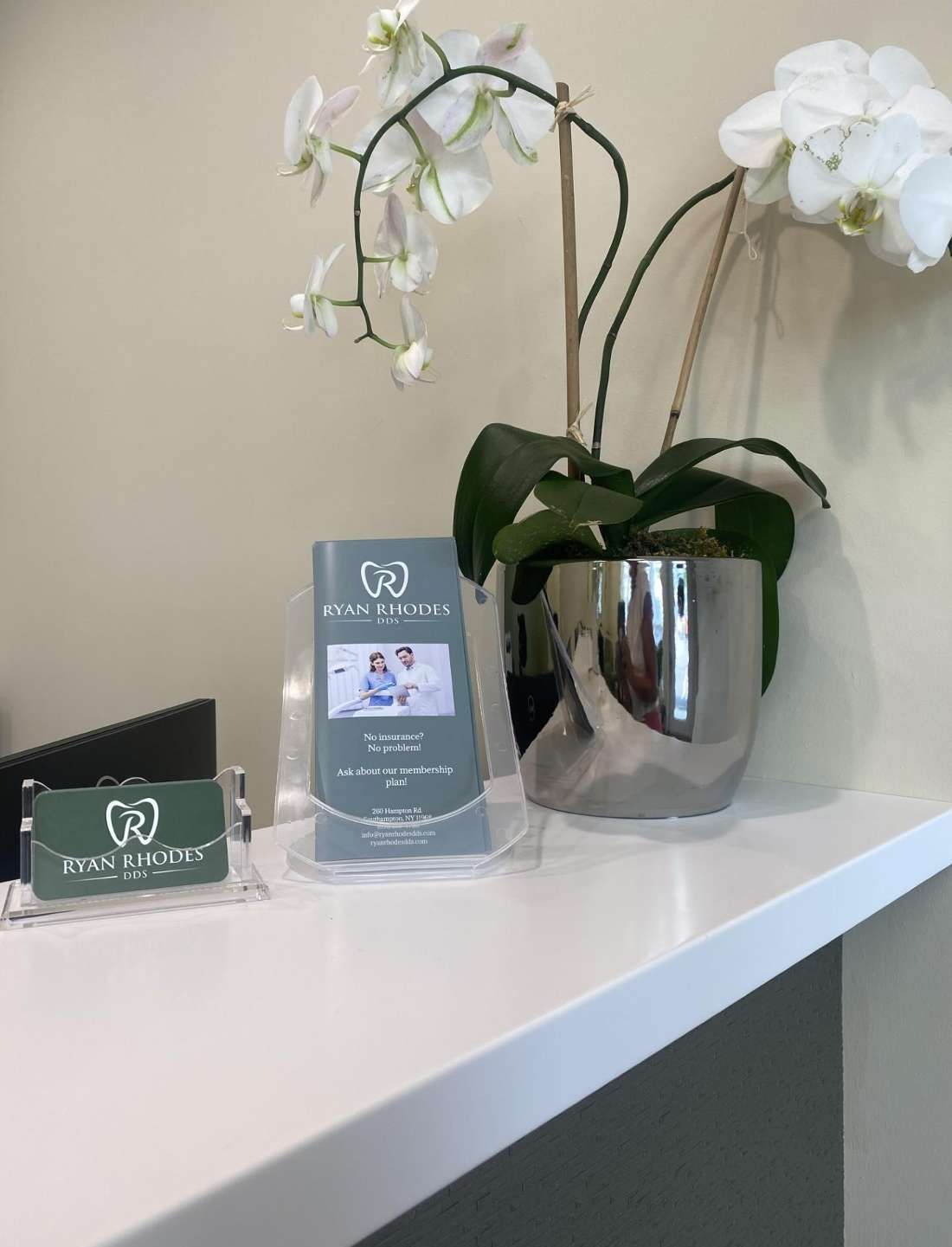 close up of office pamphlets | ryan rhodes dds