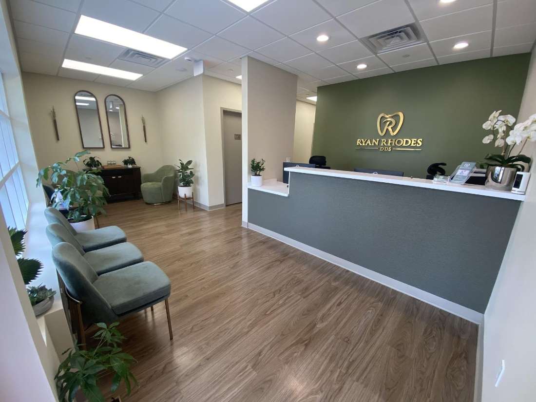 waiting area of ryan rhodes dds | southampton dentist